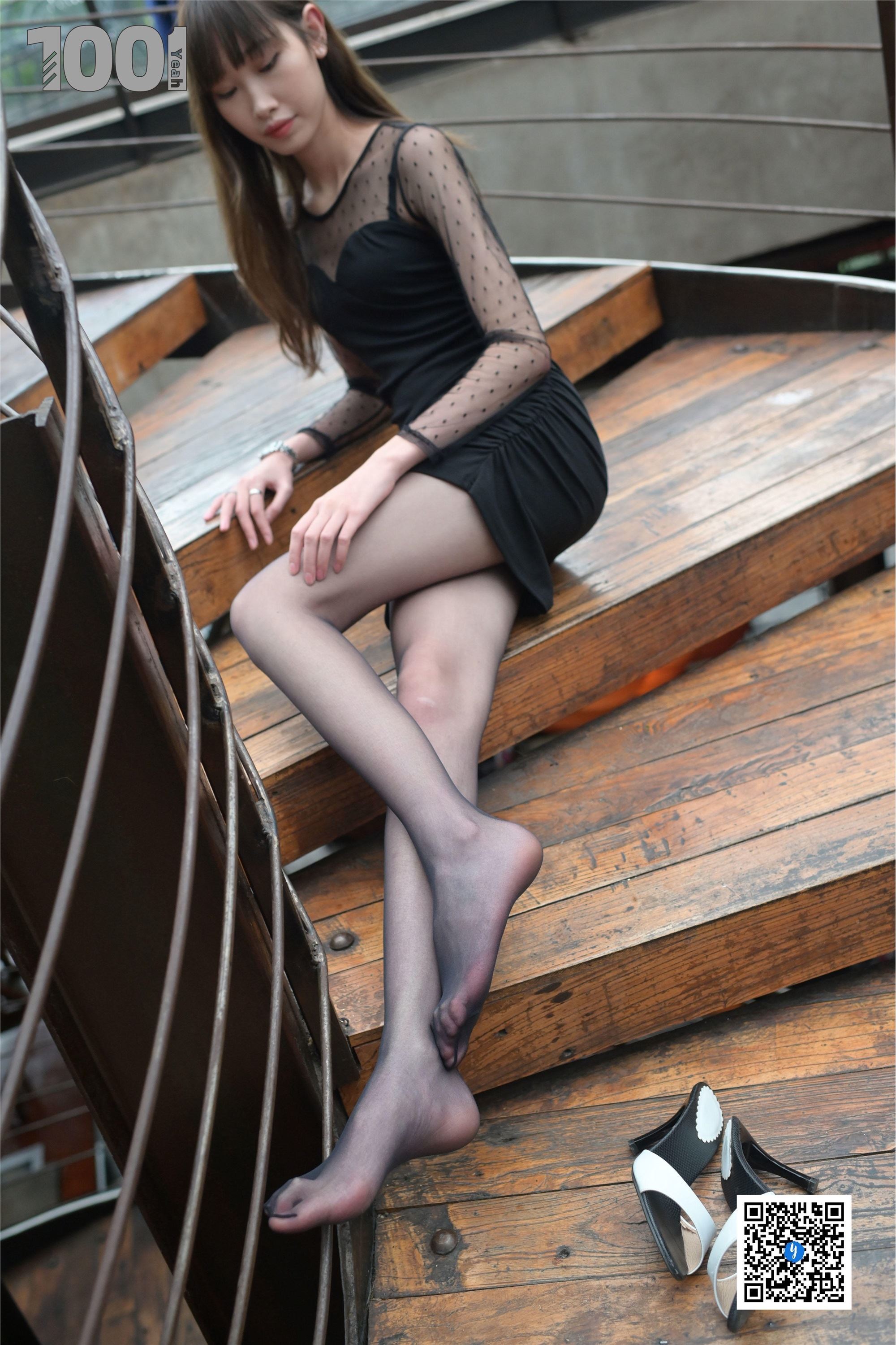 IESS异思趣向  一千零一夜 模特：草莓《楼梯的拐角处2》